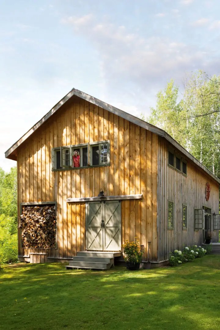 This family’s barn-inspired bunkie is the ultimate teen hangout spot—and it sleeps 16