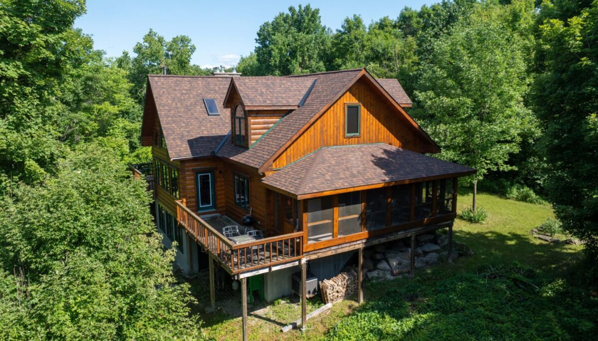 $989K for an updated Kawartha Lakes cottage with a spacious deck