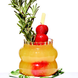 Level up your brunch game with this simple but delicious mimosa