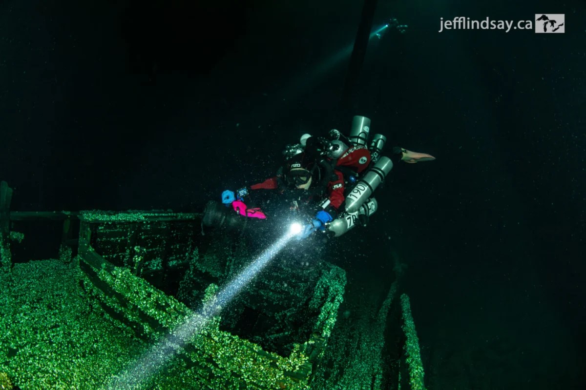 Experts discover a mysterious shipwreck in Lake Ontario