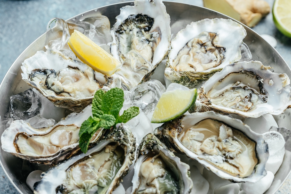 Feeling romantic? Here are 5 chef tips for serving oysters at the cottage