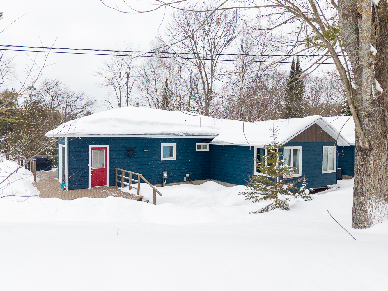 This $950K cottage near Washago is loaded with recent updates without losing its classic charm