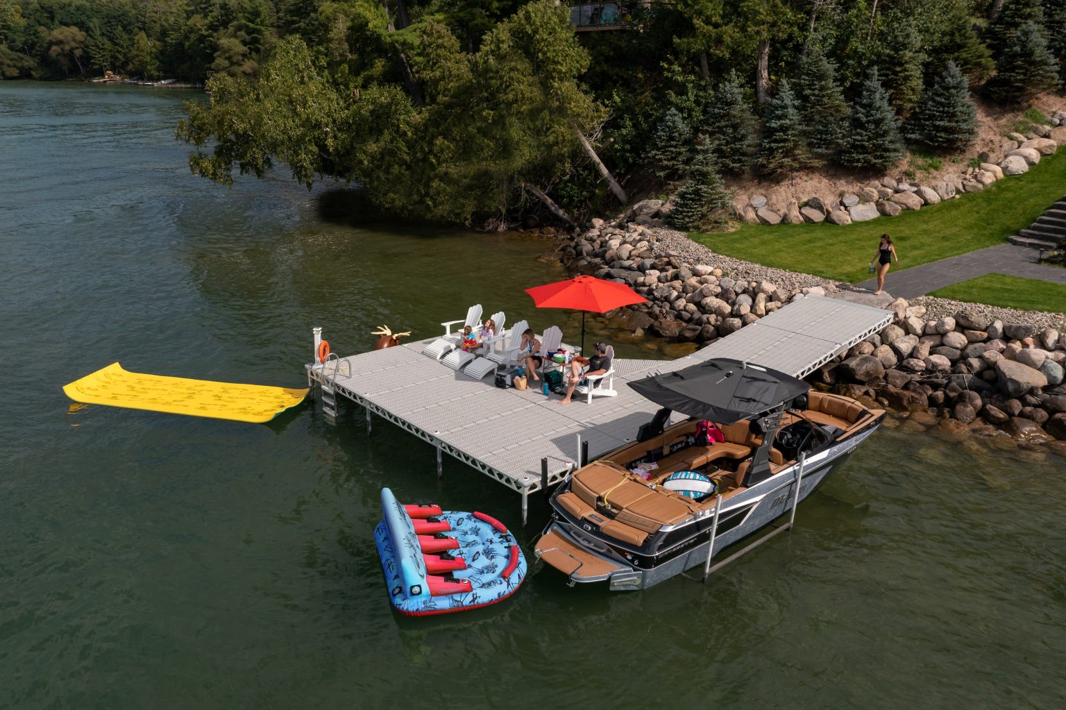 The accessories that turn a dock into a destination
