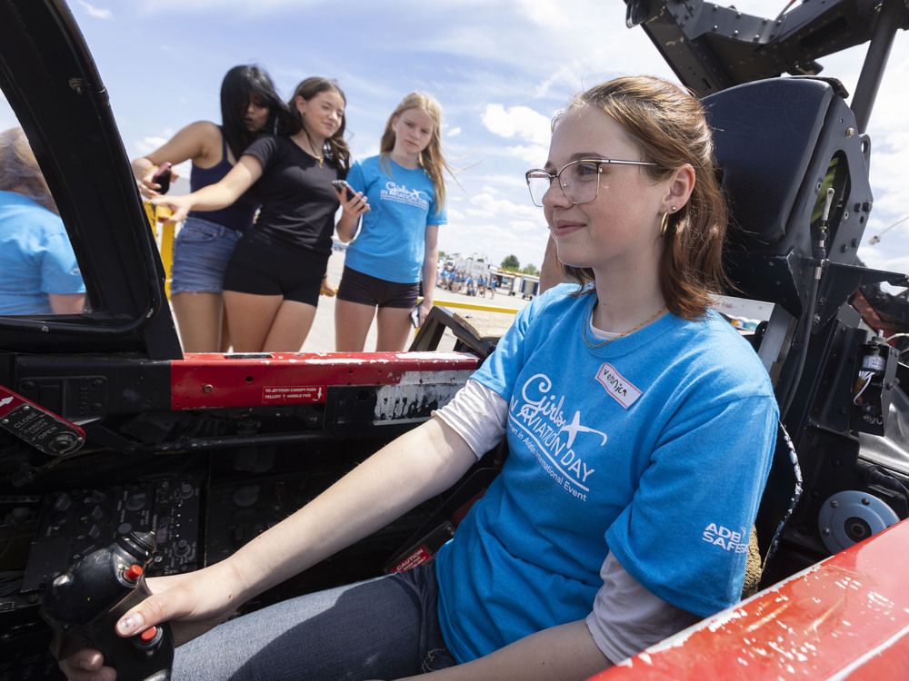 PHOTOS: Girls in Aviation Day at London International Airport