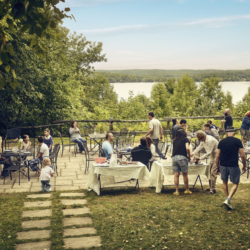 This multi-generational family of 30 gathers for a raucous annual reunion at an old Muskoka inn