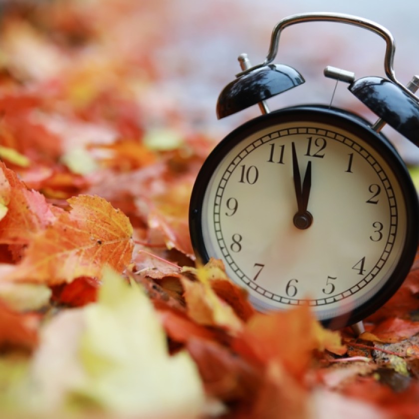 Northwestern Ontario communities won’t be falling back one hour on November 1